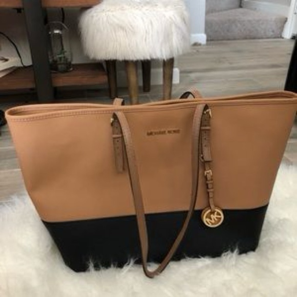 MK TOTE BAG